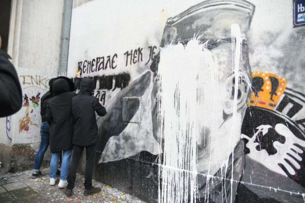 Uputili zahtjev komunalnim preduzećima u Kalinoviku, Foči i Nvesinju da uklone murale - Foto: Arhiva/Fena/RTVTK