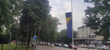 Dan žalosti- Zastava na pola koplja
