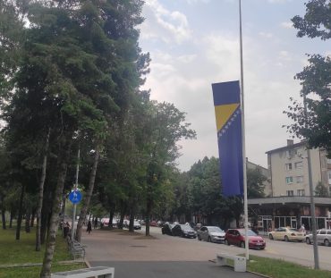 Dan žalosti- Zastava na pola koplja