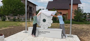 U Devetaku otvoreno spomen obilježje “Cvijet Srebrenice”
