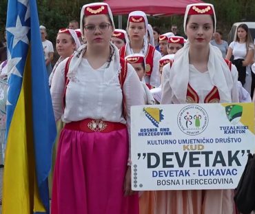 Devetak u znaku folklora, tradicija koja okuplja i povezuje ljude