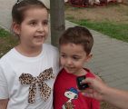 Dječija graja i osmijesi na Gradskom šetalištu: Mališani čestitali rođendan Lukavcu