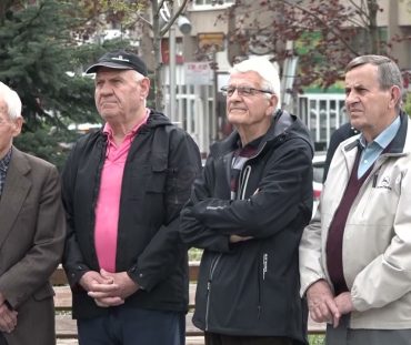 Povodom Dana Armije RBiH delegacije iz Lukavca položile cvijeće na centralno spomen-obilježje