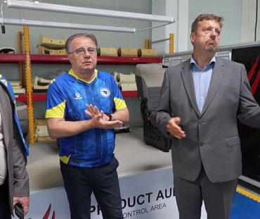 Premijer Nikšić posjetio kompaniju “Boxmark“ U Lukavcu