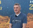 U Lukavcu promovisana knjiga „Čekajući Azraila“ Edina Zubčevića