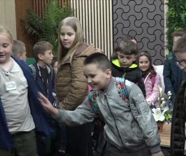 Učenici OŠ “Lukavac Grad” posjetili RTV Lukavac