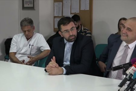 Vrijedna donacija za UKC Tuzla: Stigao mobilni ultrazvuk za najmlađe pacijente