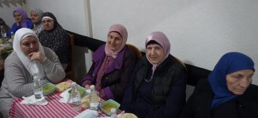 Zajednički iftar okupio penzionere u Devetaku